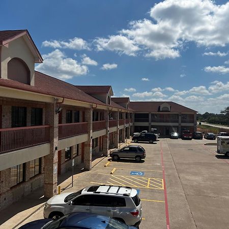 מלון Super 8 By Wyndham Stafford Sugarland Area מראה חיצוני תמונה